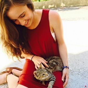 Meet your Posher, Cassandra